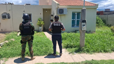 detuvieron a un subcomisario por un asalto armado en un comercio de la capital