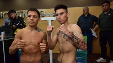 Batazar Noria, a la derecha, y su rival tras el pesaje.