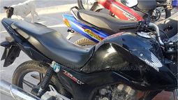 Tras una persecución, arrestan a un hombre y le secuestran una moto