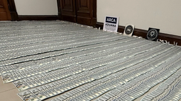 Decomisan casi 840 mil dólares