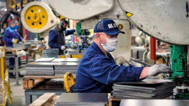 el dia del empresario nacional llega con cierre de fabricas, despidos y caida del consumo