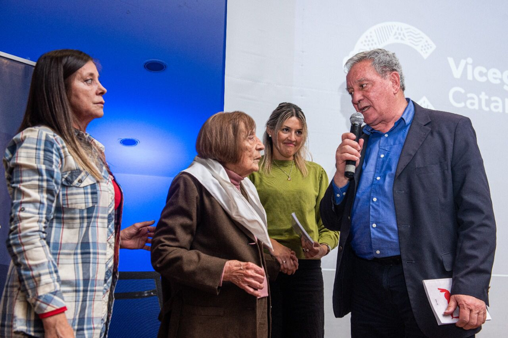 Coca Luján junto al vicegobernador Dusso.
