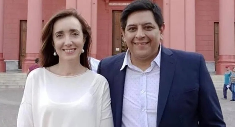 Baigorrí, junto a la candidata a vicepresidenta Victoria Villarruel.&nbsp;