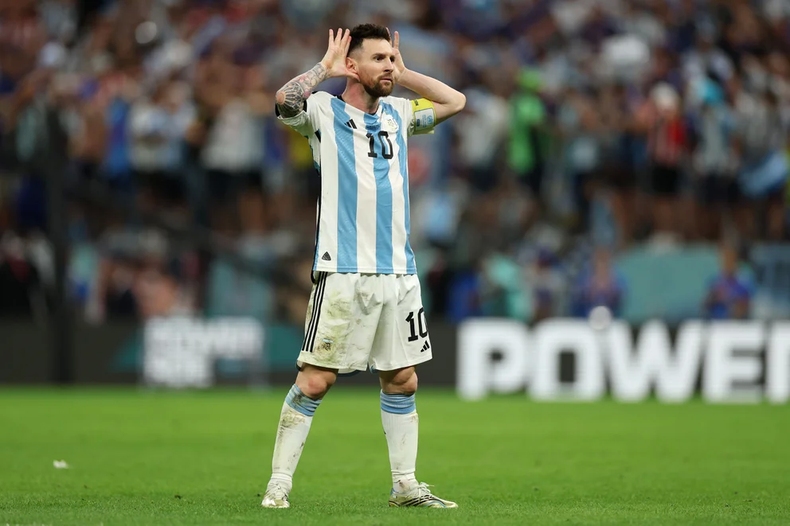 Por qué Messi le hizo el festejo del Topo Gigio a Lois van Gaal?