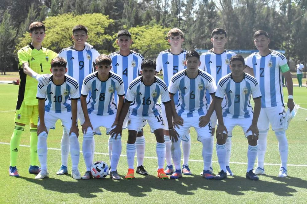 Seleccionado Sub 17, con Maza de arquero.