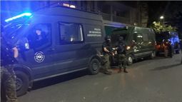 Detienen a dos artistas chilenos tras el hallazgo de un explosivo