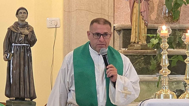 el padre carlos robledo asumio como nuevo parroco en andalgala