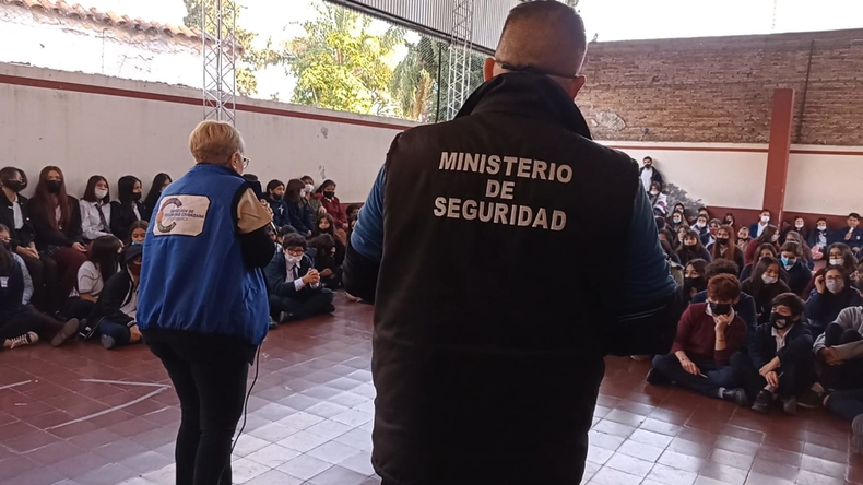 Impactante charla sobre Grooming, Nomofobia, bullying