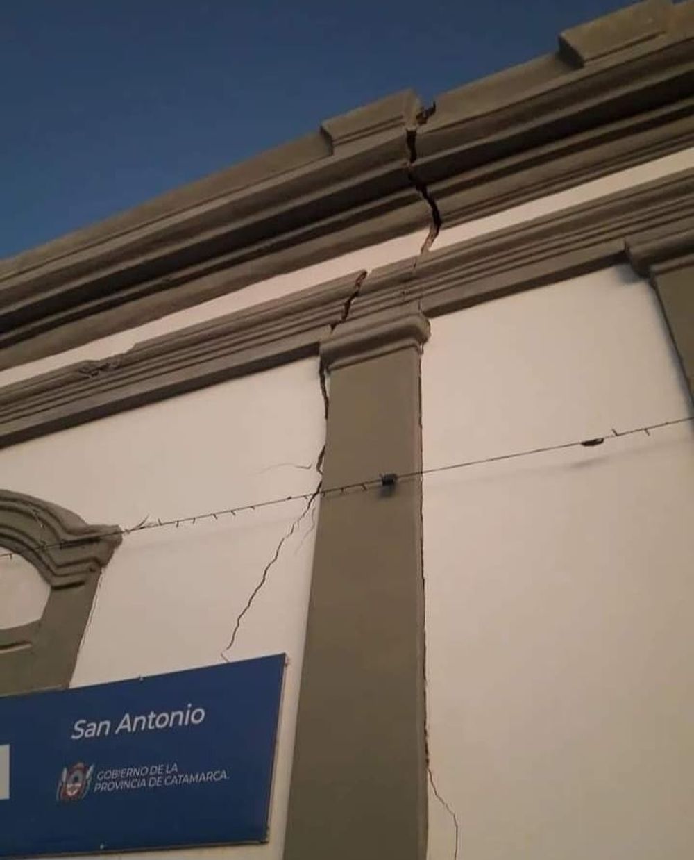 Estado. la delegación municipal de San Antonio, con varias grietas.