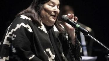 Lanzan álbum inédito de Mercedes Sosa