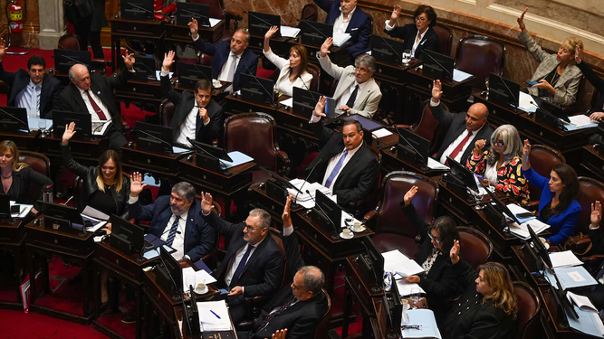 Vuelven a aumentar los sueldos de los senadores: cobrarán más de $9,5 millones el mes próximo