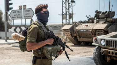 los rehenes israelies que mato el ejercito llevaban una bandera blanca, segun un analisis preliminar
