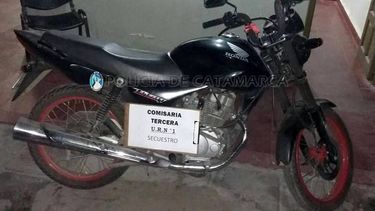Recuperan una motocicleta robada en 2015