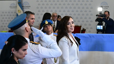 ¿que paso con el saludo entre javier milei y victoria villarruel en la cadena nacional?