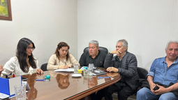 Nuevo acuerdo salarial y bonos para los trabajadores municipales de Fray