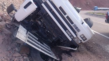 Volcó un camión en Fiambalá
