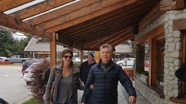 Desde sus vacaciones, Macri descongeló el sueldo de los funcionarios