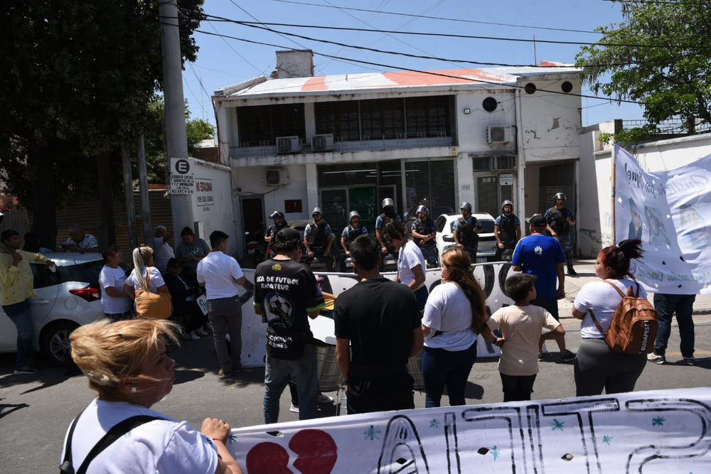 Ayer. Familiares y amigos de Ferreyra marcharon para pedir justicia.