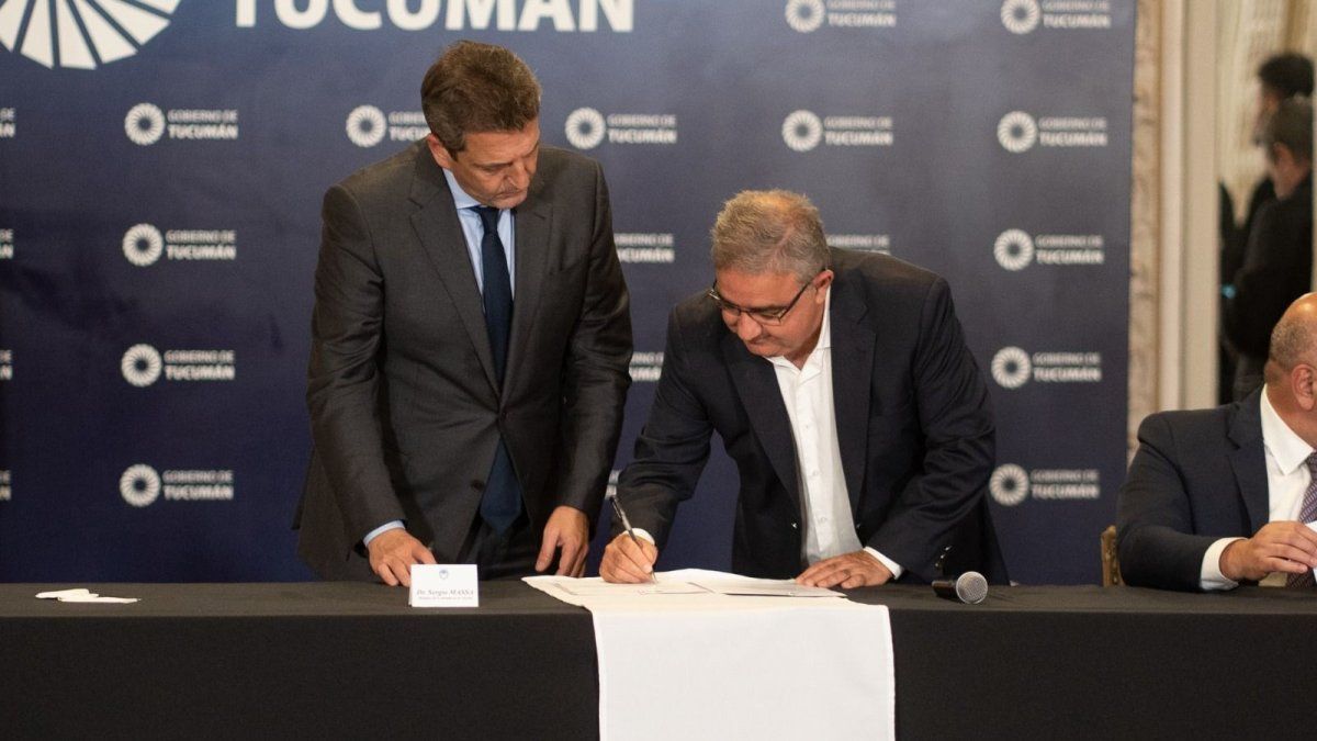 Firma de convenios entre Nación y provincias para obras