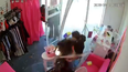 susto: dos adolescentes de 14 anos chocaron contra la vidriera de un local de estetica susto: dos adolescentes de 14 anos chocaron contra la vidriera de un local de estetica