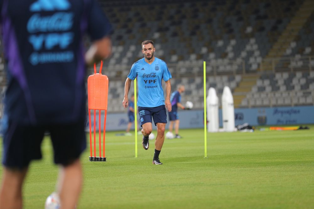 Germán Pezzella. El defensor fue uno de los cuatro futbolistas que ayer entrenaron en Abu Dhabi.