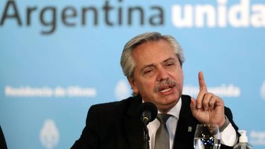 El Gobierno pidió disculpas por los errores en los gráficos de la pandemia