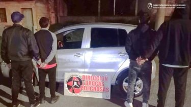 detuvieron a tres hombres con cocaina y mas de $400.000