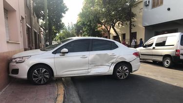Provocó un choque violento y se dio a la fuga
