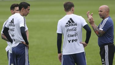 sampaoli tiene casi todo definido para el debut