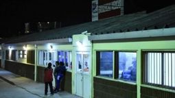 Caminaba apuñalado por el barrio y dijo no recordar como lo habían herido