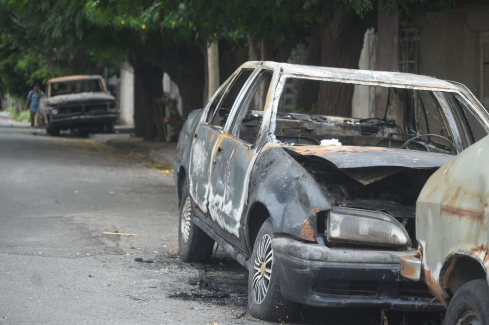 auto prendido fuego 7 de marzo de 2022 hoy 1.jfif
