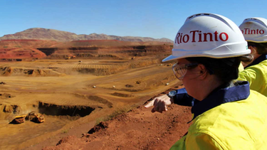 mientras el cobre alcanza precios record y dispara la fusion de glencore y rio tinto, en argentina se demoran las inversiones