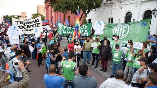 La marcha contra la reforma intensificó las diferencias entre los gremios estatales