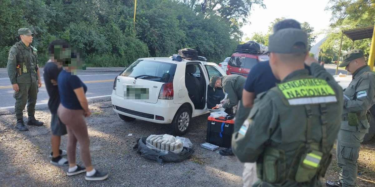 Gendarmería incautó casi 18 kilos de marihuana que eran trasladados a Catamarca Gendarmería incautó casi 18 kilos de marihuana que eran trasladados a Catamarca