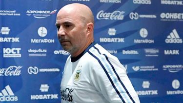 sampaoli no descarto a tevez y ratifico a pipita