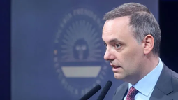 Más poder para Adorni: controlará la información patrimonial de los argentinos y todas las compras del Estado Más poder para Adorni: controlará la información patrimonial de los argentinos y todas las compras del Estado