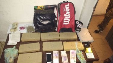 En un ómnibus traía 10 kilos de marihuana, cocaína y LSD