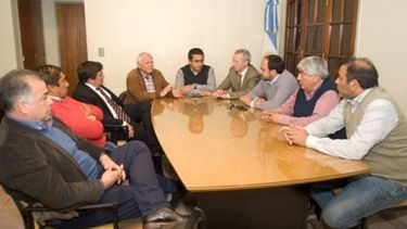 Mesa de Cambiemos pide definiciones por las PASO