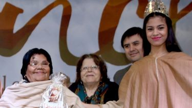 ?poncho de oro?: la belicha teodora yapura se quedo con el premio