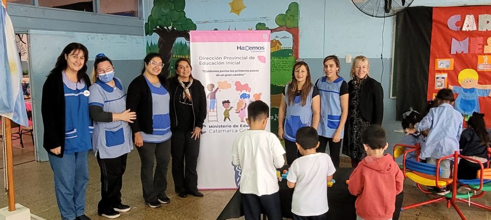 El Ministerio de Educación&nbsp; hizo entrega de cinco juegos de patio a jardines de infantes de la Capital.