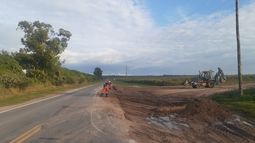 Por trabajos de limpieza de calzada, transitar con precaución por Ruta Nacional 64