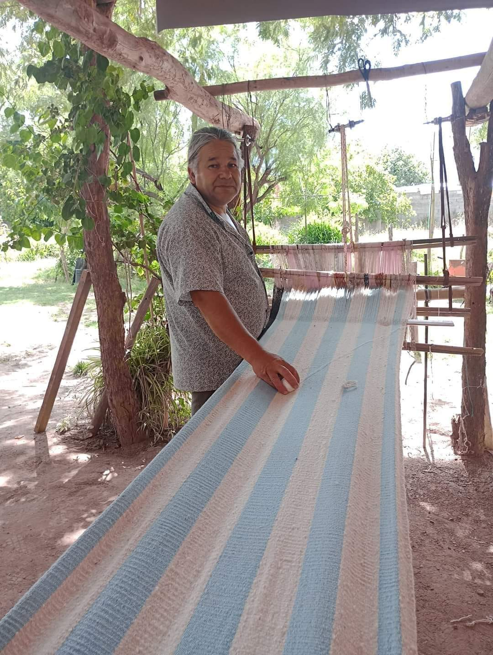 Chono, y el poncho para la selección.