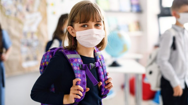 Chile: vuelve el uso obligatorio de barbijo a las escuelas por un brote de virus
