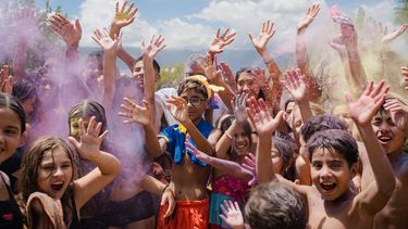 Colorido. Cientos de niños se divirtieron en la sede de UTHGRA.