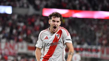 River le ganó a Atlético y se prendió como escolta