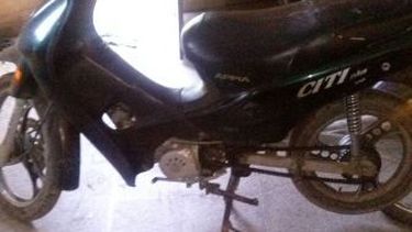 Un hombre es buscado intensamente por robarle la motocicleta a su expareja