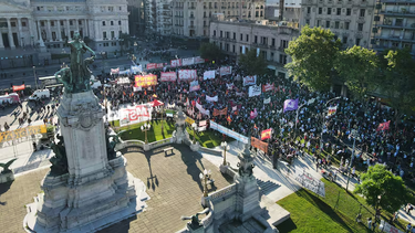 A pesar del megaoperativo de seguridad los jubilados lograron marchar hacia al Congreso