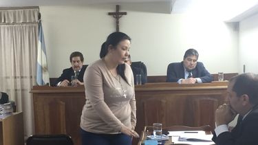 El fiscal y la querella solicitan prisión perpetua para la mujer acusada de quemar a su esposo