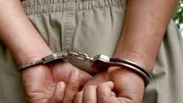 Vecinos atraparon a niño que robó en una vivienda