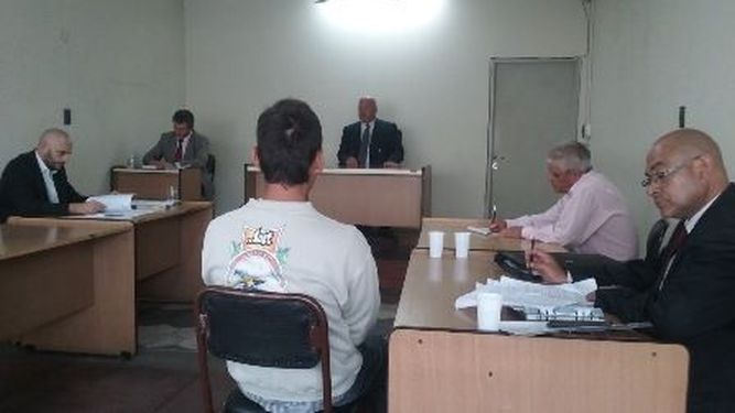 Lo condenan a 6 meses de cárcel por pegarle a su pareja